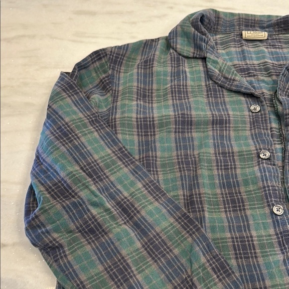 L.L. Bean Green and Blue Plaid Casual Button Down Shirt - Picture 3 of 10